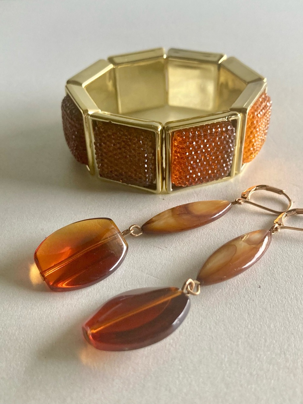 Gold-Tone Orange Bead Panel Stretch Bracelet and earrings preloved jewelry